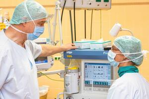 OP-Anaesthesie-Oberarzt-Norbert-Perlik_aerztin-Dr-Anka-Hadlak