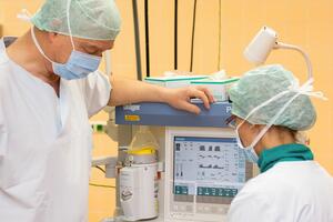 OP-Anaesthesie-Oberarzt-Norbert-Perlik_aerztin-Dr-Anka-Hadlak_(2)